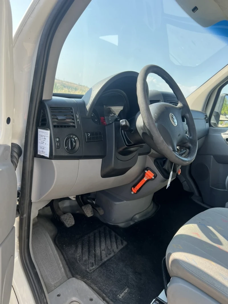 VW Crafter 2.5TDI, снимка 11 - Бусове и автобуси - 46825024