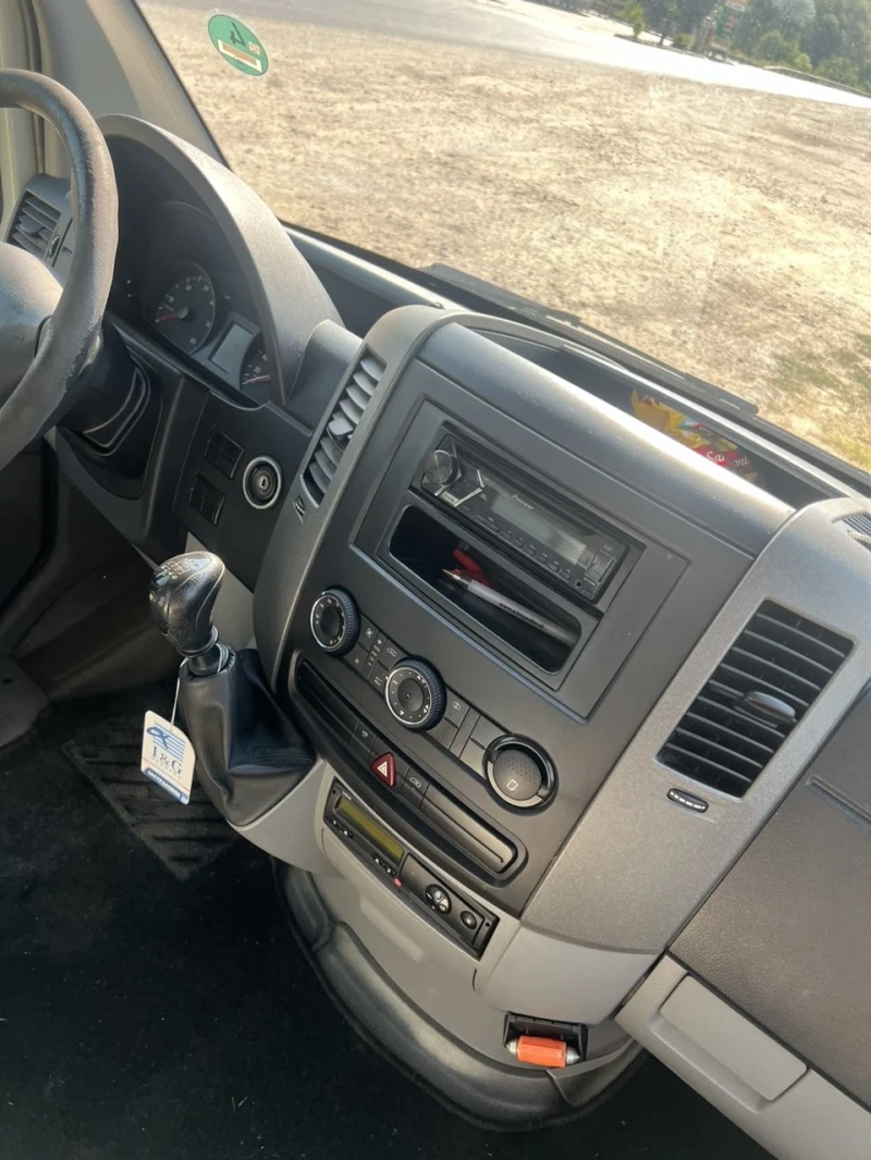 VW Crafter 2.5TDI, снимка 13 - Бусове и автобуси - 46825024