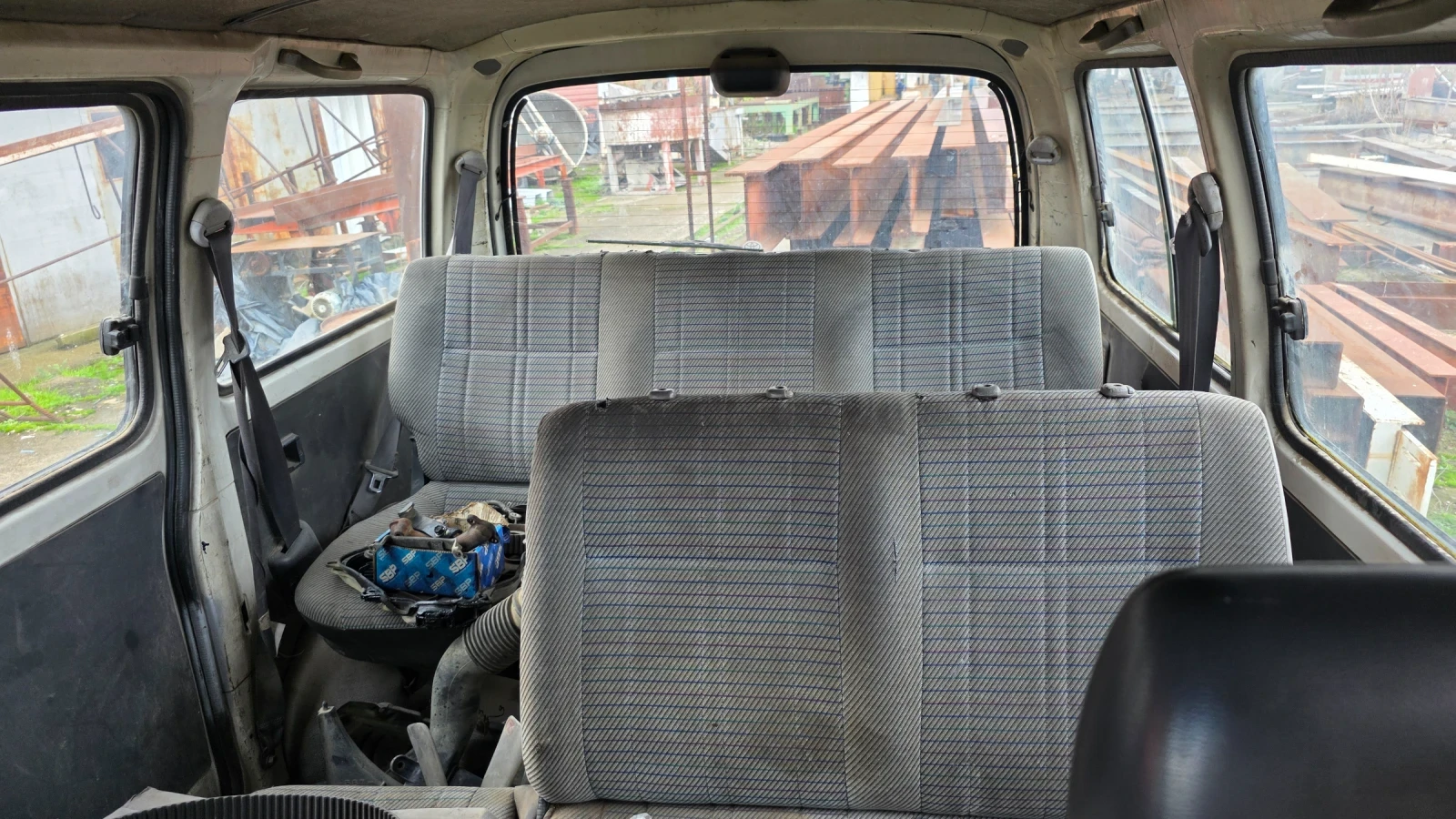 Toyota Hiace  - изображение 10