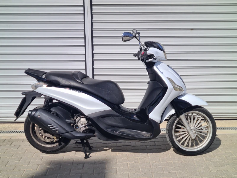 Piaggio Beverly 300i 2015г, снимка 2 - Мотоциклети и мототехника - 49471630