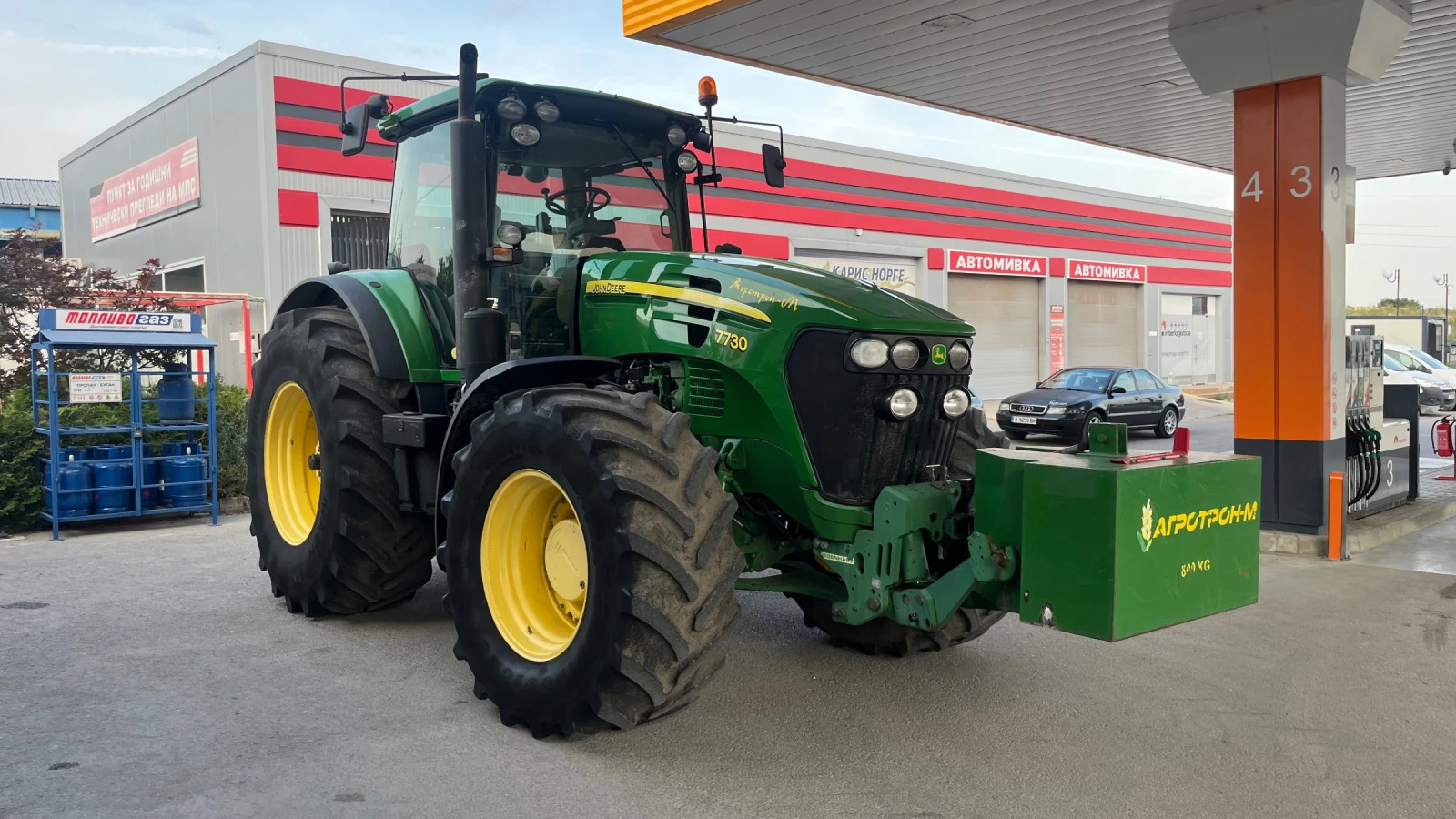 Трактор John Deere 7730 - изображение 2