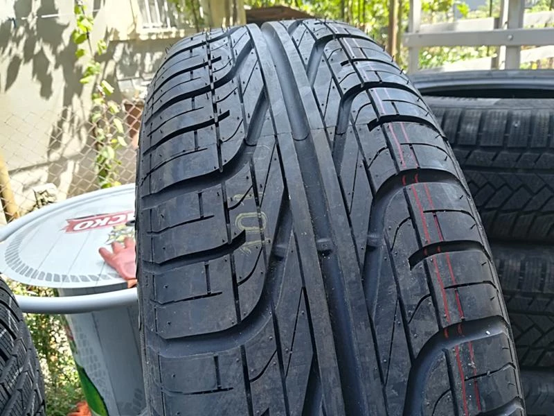 Гуми Летни 205/65R15, снимка 2 - Гуми и джанти - 22593908