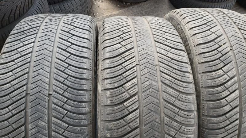 Гуми Зимни 255/45R19, снимка 3 - Гуми и джанти - 27725683