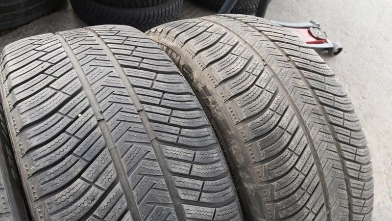 Гуми Зимни 255/45R19, снимка 2 - Гуми и джанти - 27725683