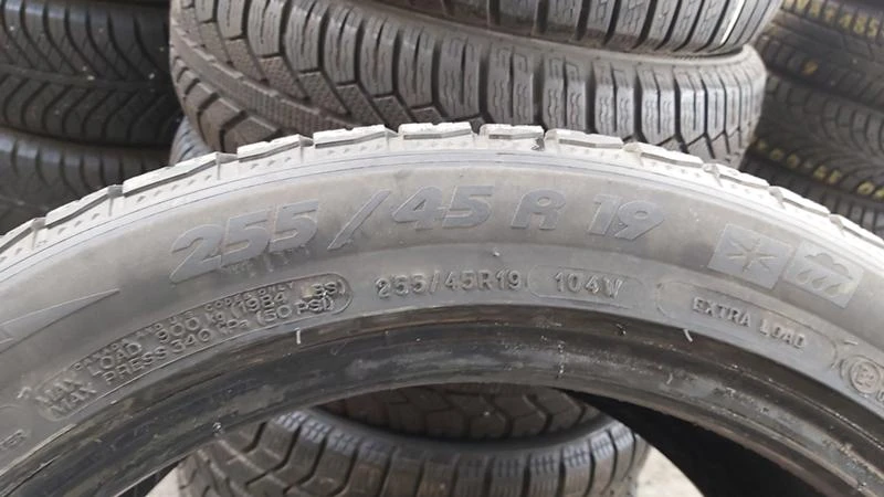 Гуми Зимни 255/45R19, снимка 6 - Гуми и джанти - 27725683