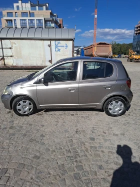 Toyota Yaris Седан, снимка 4