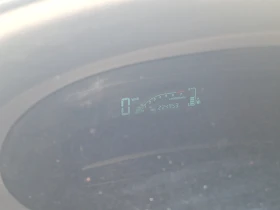 Toyota Yaris Седан, снимка 5