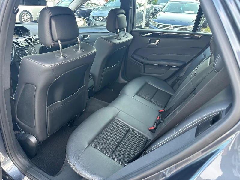 Mercedes-Benz E 220 E 220 / 4 MATIC , снимка 10 - Автомобили и джипове - 50558321