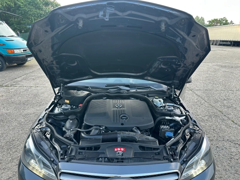 Mercedes-Benz E 220 E 220 / 4 MATIC , снимка 17 - Автомобили и джипове - 50558321