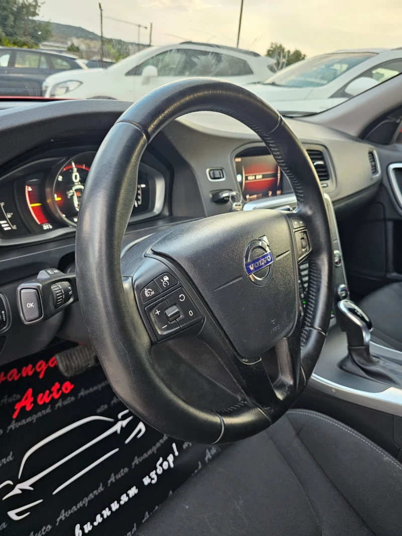 Volvo V60 2.0D, 120к.с., Facelift , снимка 12 - Автомобили и джипове - 51460788
