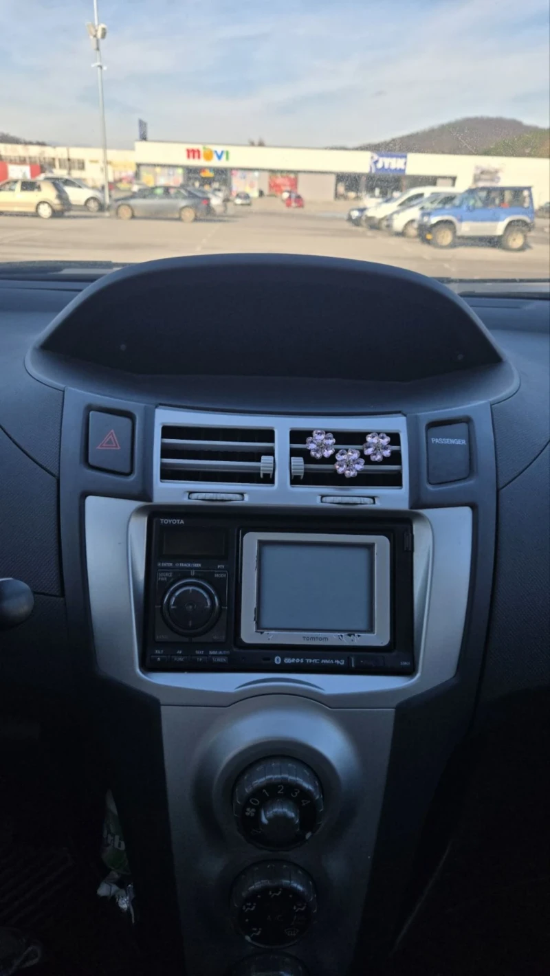 Toyota Yaris, снимка 8 - Автомобили и джипове - 52711047