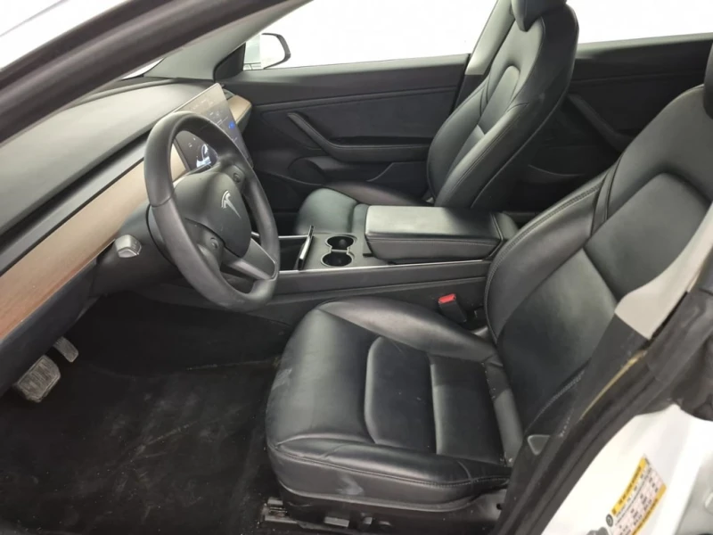 Tesla Model 3 * LONG RANGE * CARFAX * БЕЗ ПЪРВОНАЧАЛНА ВНОСКА, снимка 5 - Автомобили и джипове - 52842213