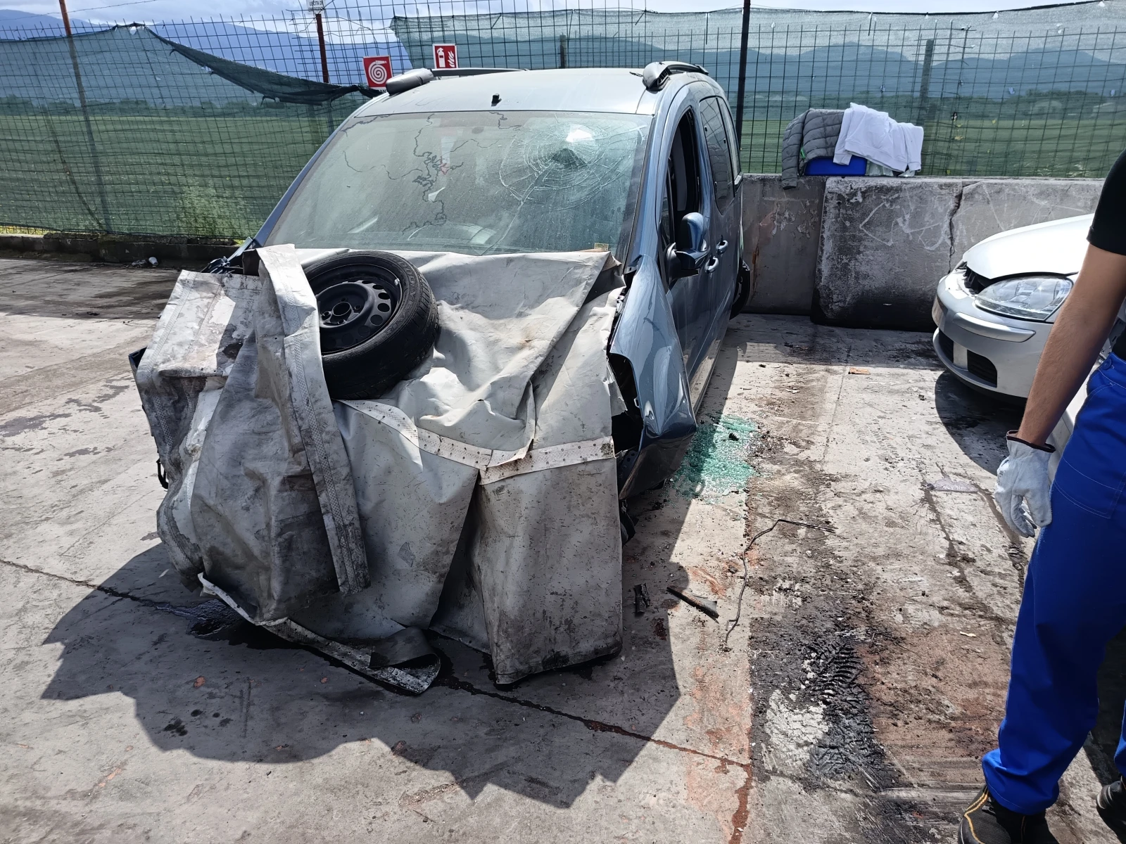 Peugeot Partner 1.6hdi 9h06, снимка 3 - Автомобили и джипове - 45613869