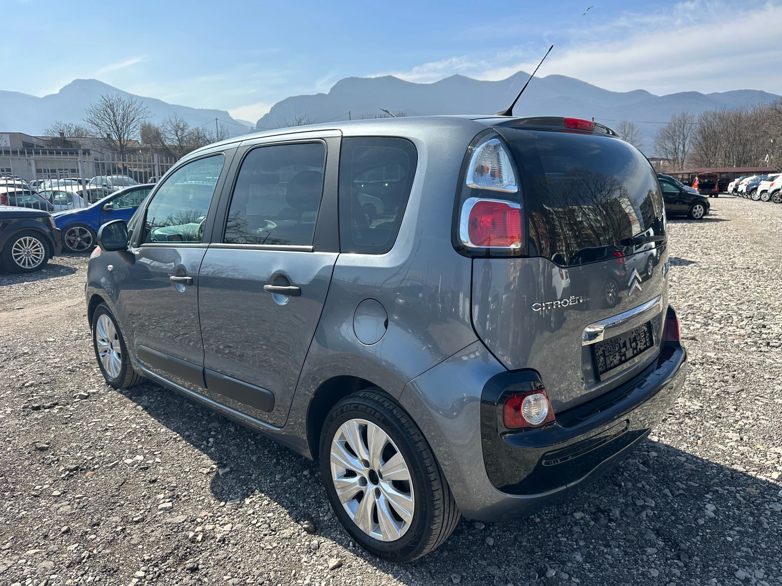 Citroen C3 Picasso 1.4i 95kc - изображение 3