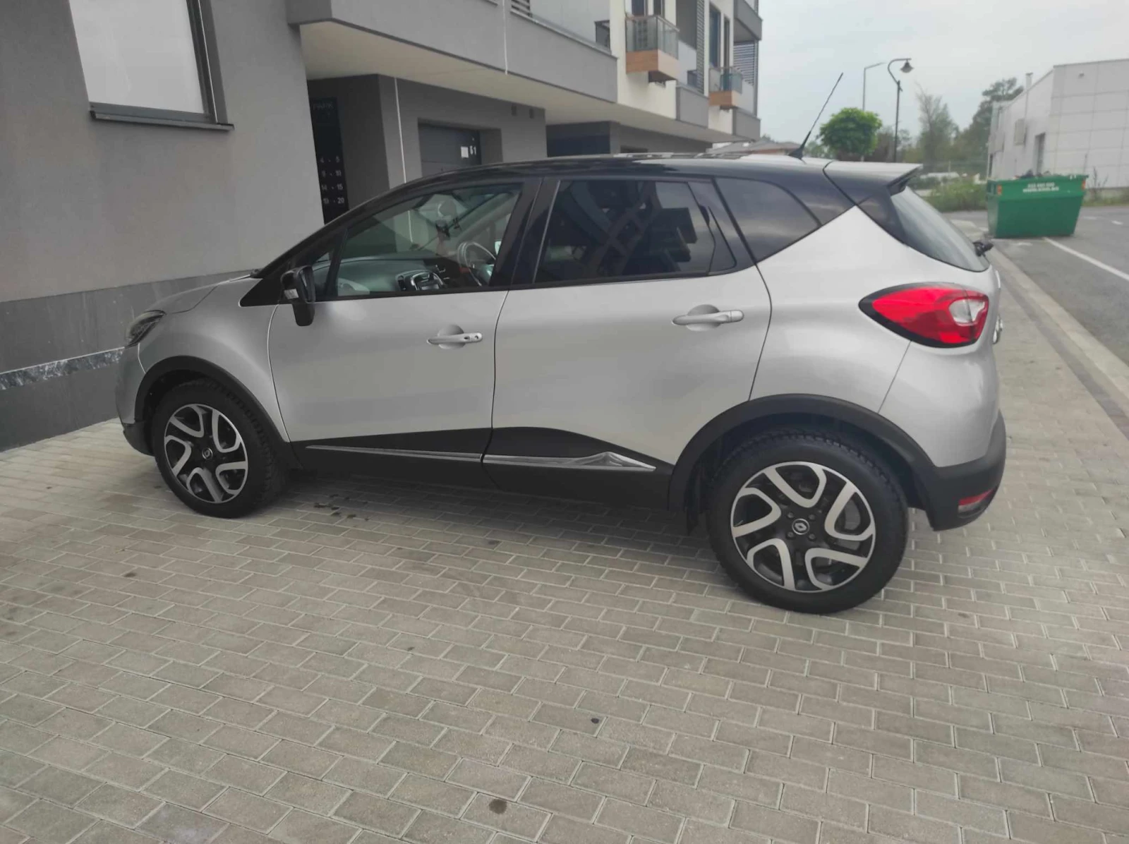 Renault Captur 1, 5 dCi ДЕСЕН волан - изображение 4