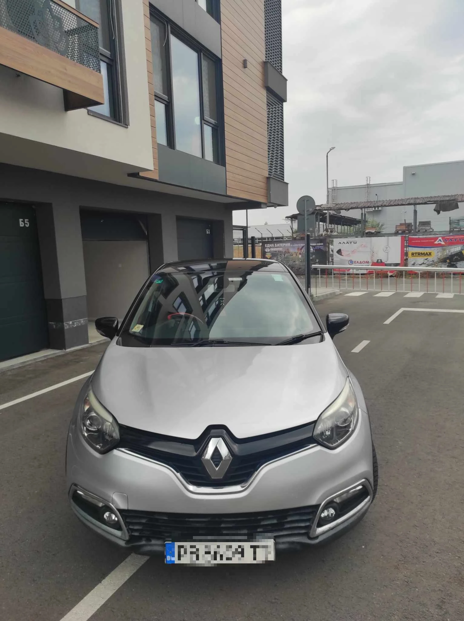 Renault Captur 1, 5 dCi ДЕСЕН волан - изображение 2