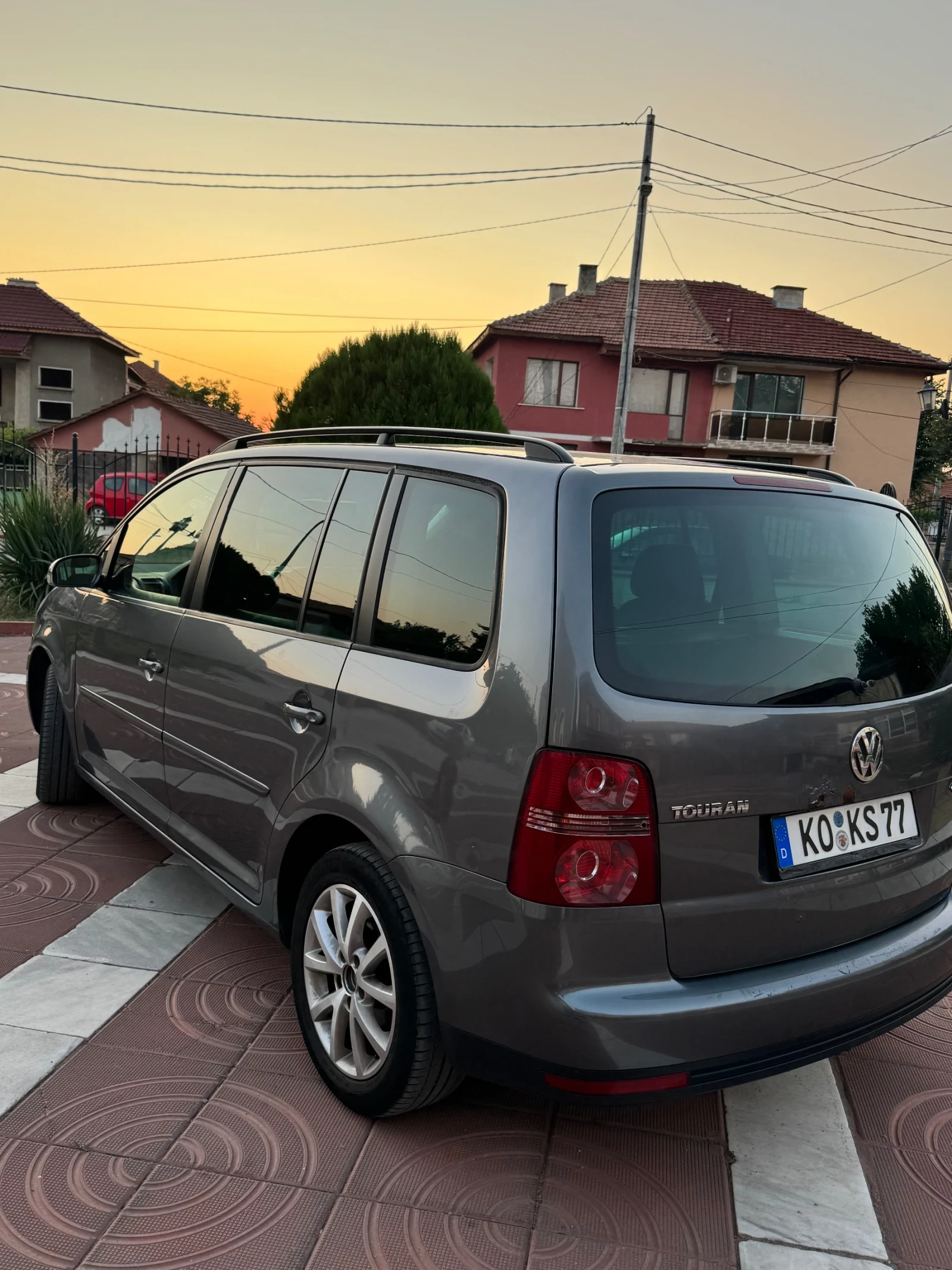 VW Touran 2.0 Tdi - изображение 4