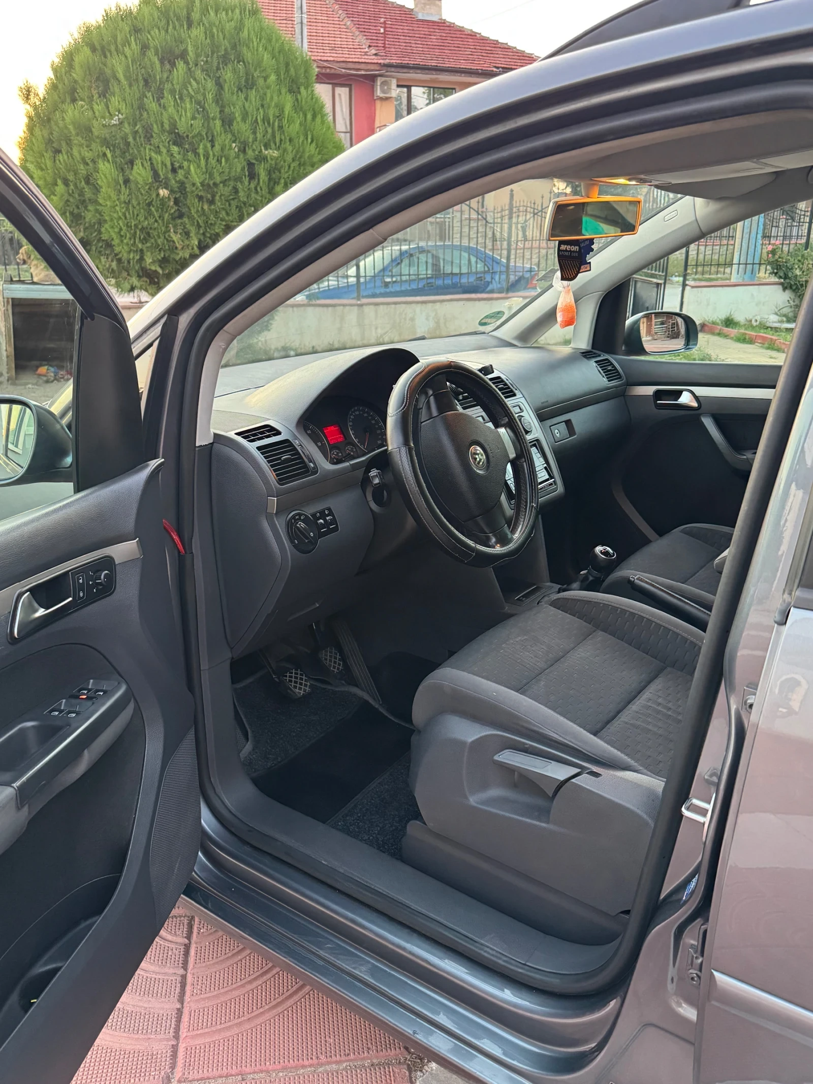 VW Touran 2.0 Tdi - изображение 5