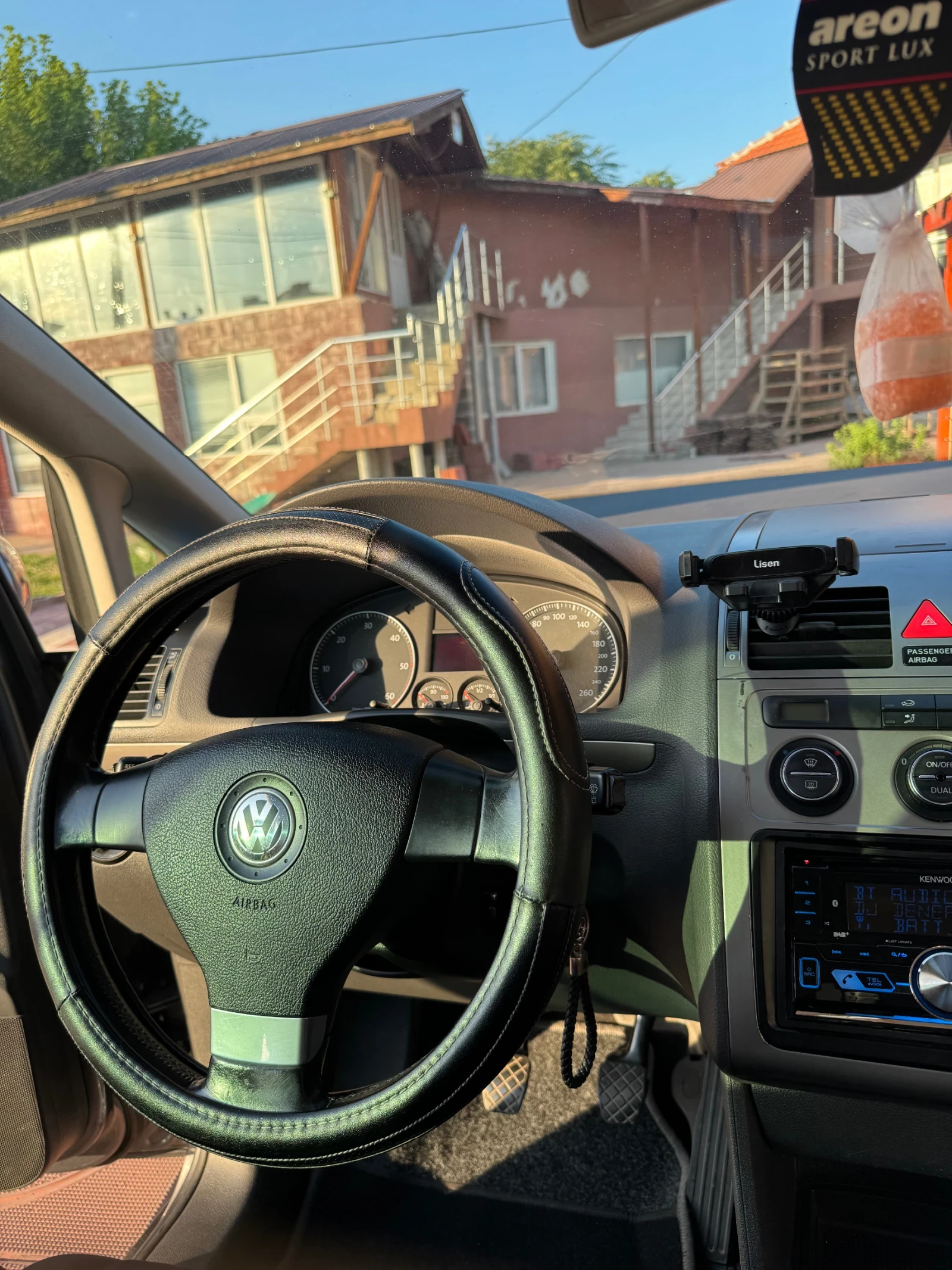 VW Touran 2.0 Tdi - изображение 7