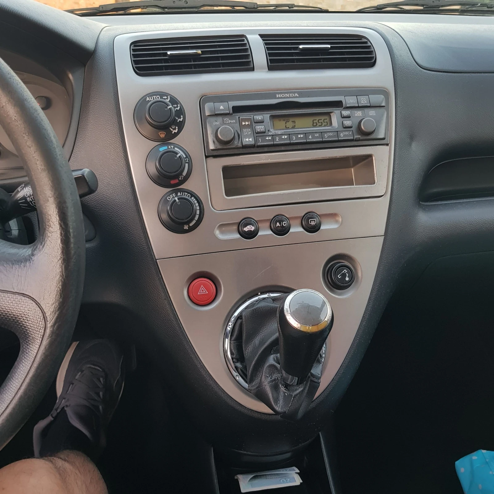 Honda Civic 1.7 - изображение 8