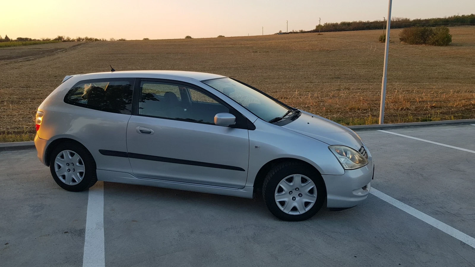 Honda Civic 1.7 - изображение 2