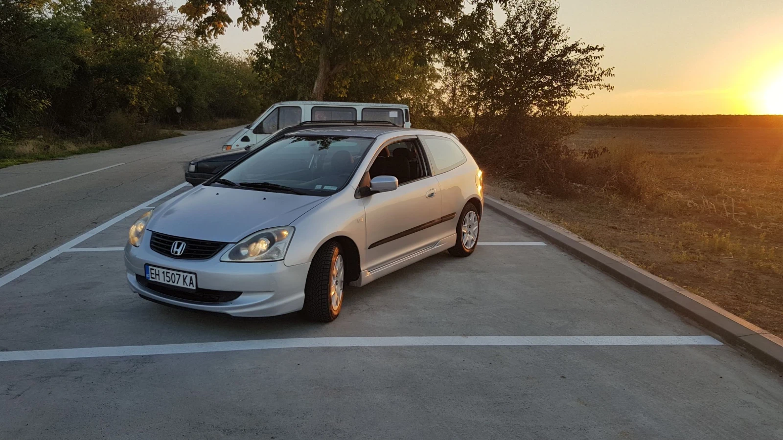 Honda Civic 1.7 - изображение 4