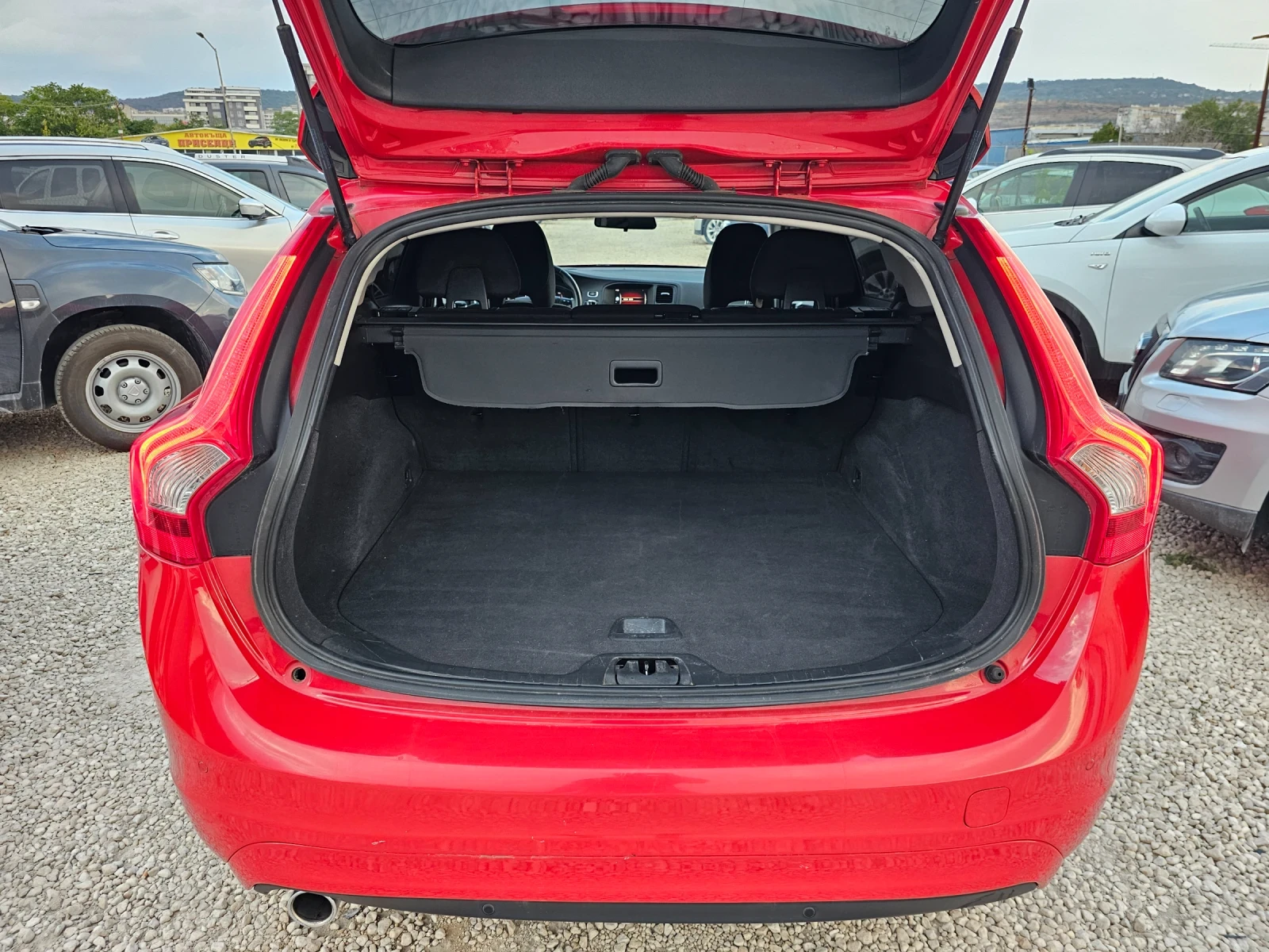 Volvo V60 2.0D, 120к.с., Facelift  | Mobile.bg — изображение 14