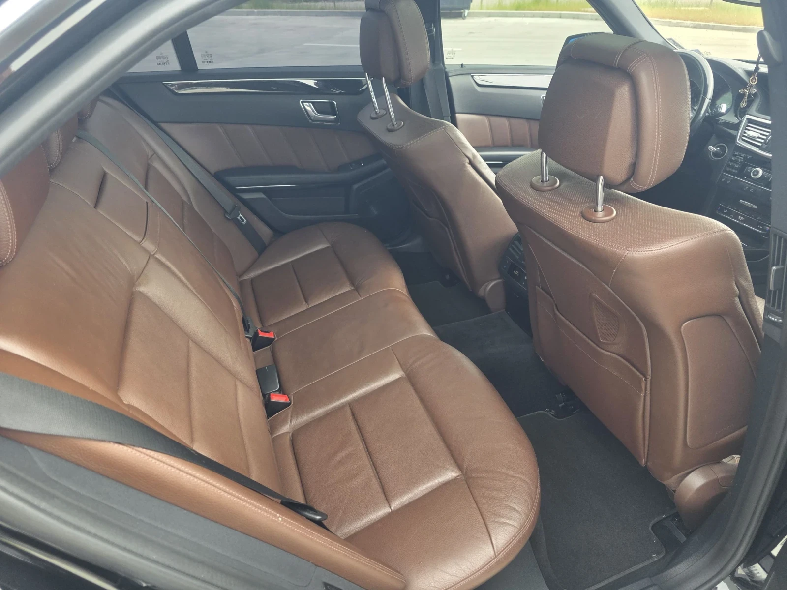 Mercedes-Benz E 350  - изображение 6
