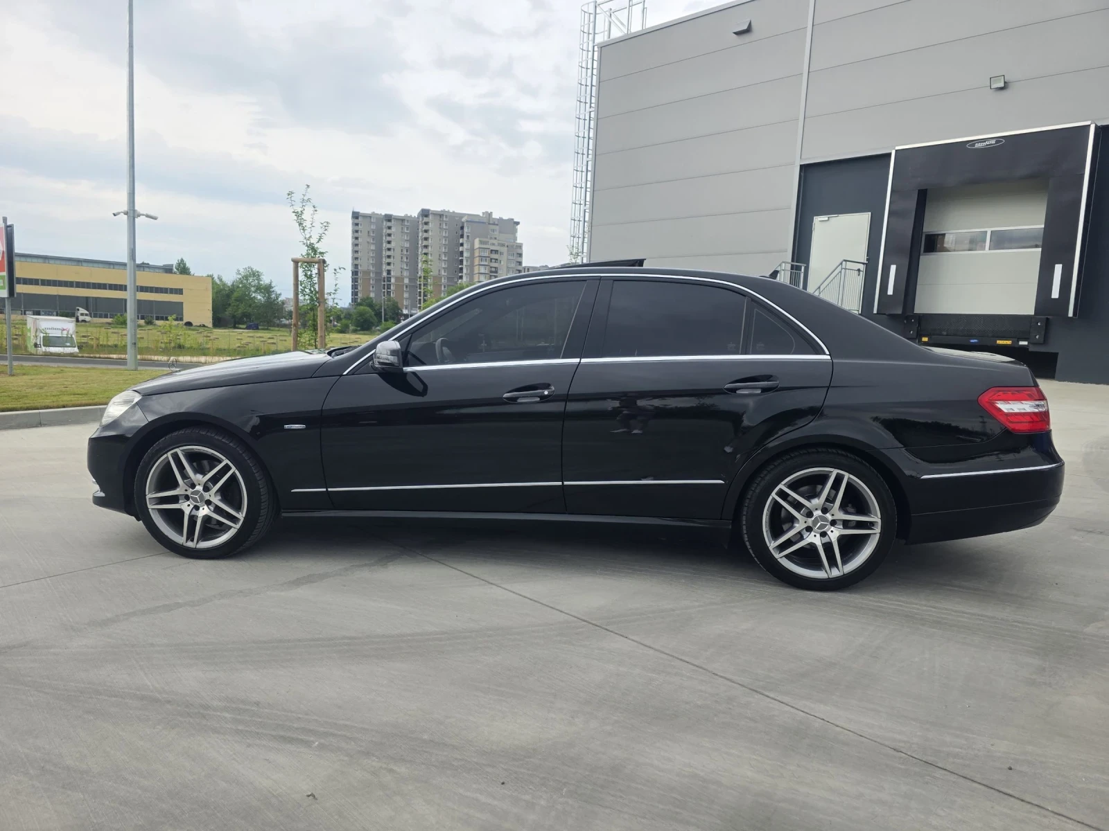 Mercedes-Benz E 350  - изображение 2