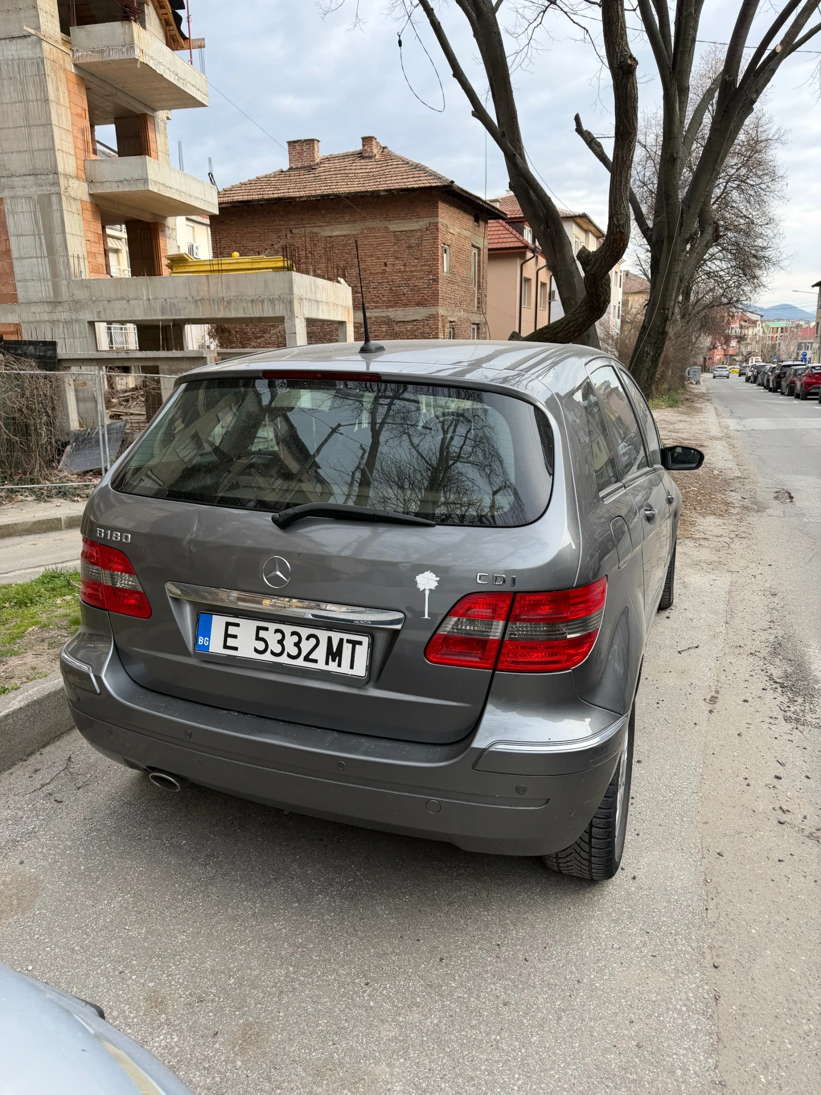 Mercedes-Benz B 180, снимка 3 - Автомобили и джипове - 54487847