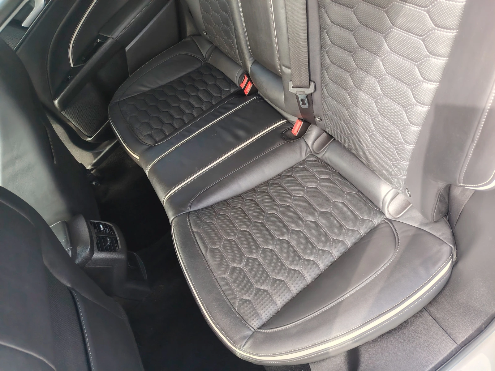 Ford Mondeo 2.0 Hybrid Vignale Face Lift , снимка 12 - Автомобили и джипове - 54582234