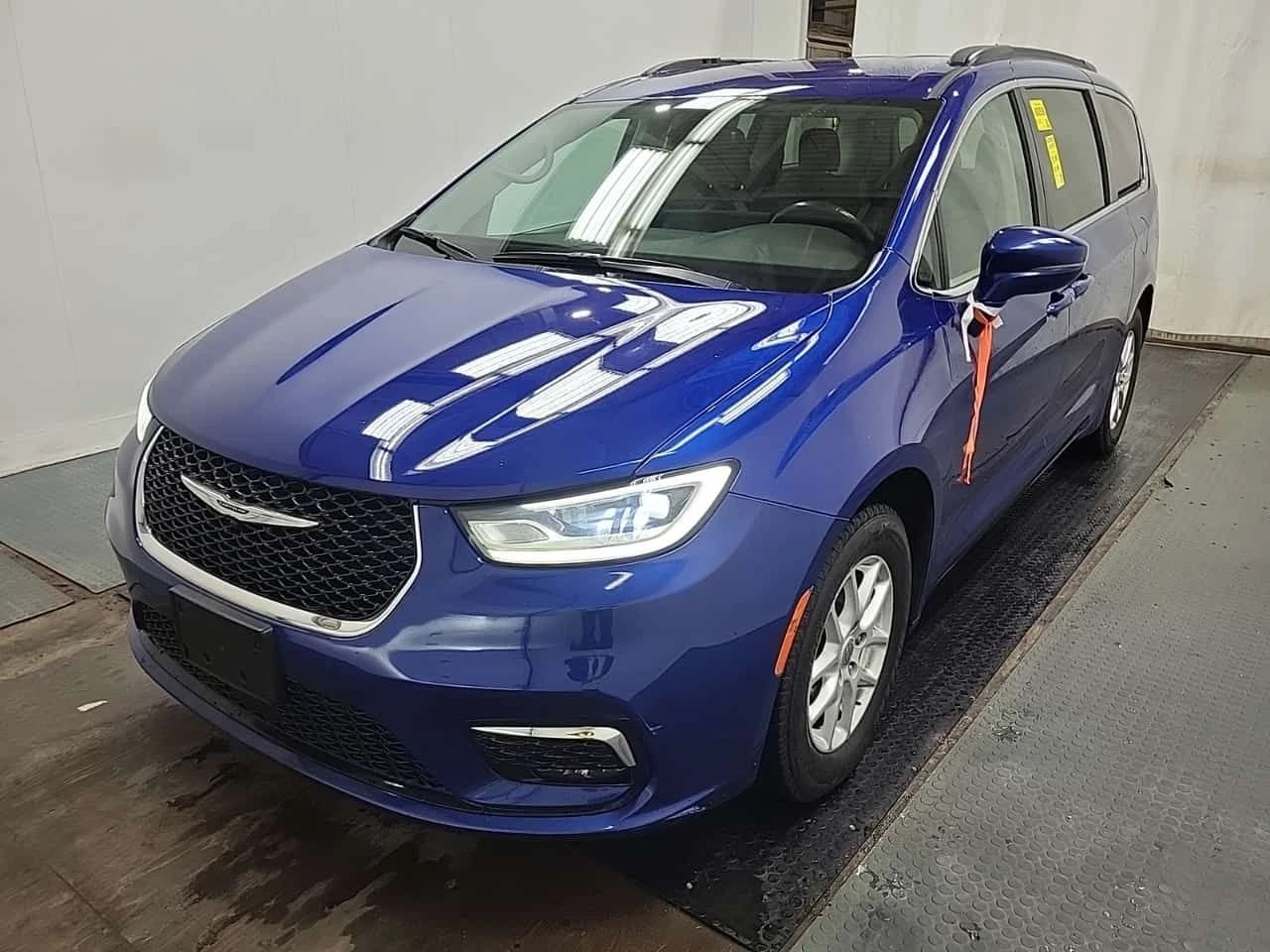 Chrysler Pacifica TOURING| DISTRONIC| 360| ПОДГРЕВИ| 2 КЛЮЧА| CARFAX