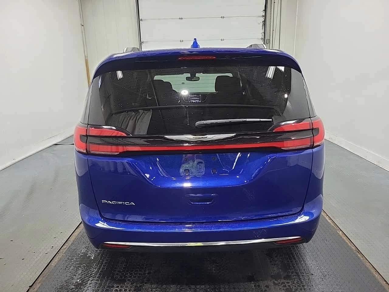 Chrysler Pacifica TOURING| DISTRONIC| 360| ПОДГРЕВИ| 2 КЛЮЧА| CARFAX, снимка 5 - Автомобили и джипове - 54656379