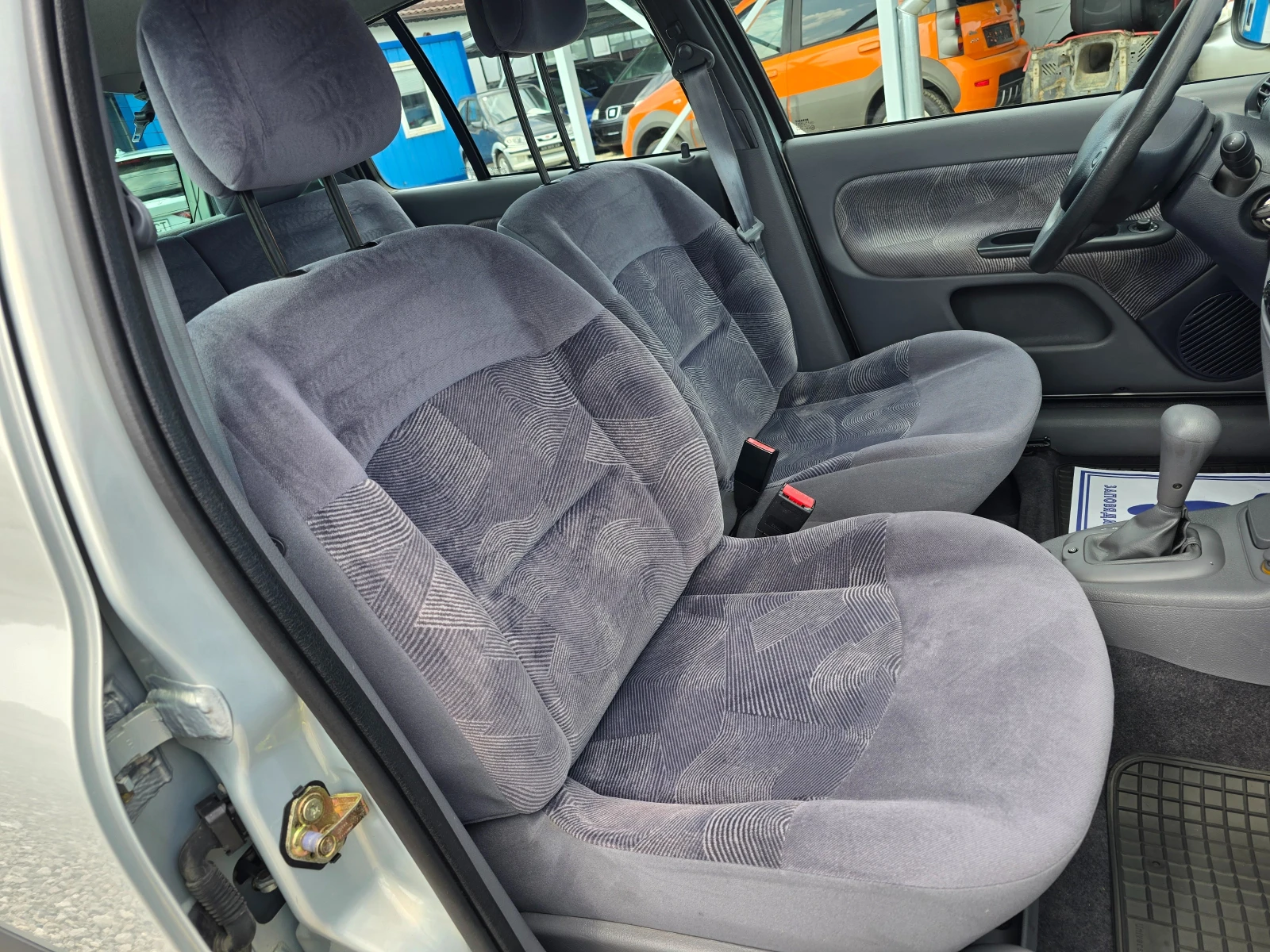 Renault Clio 1.6 БЕНЗИН АВТОМАТИК РЕАЛНИ КИЛОМЕТРИ, снимка 10 - Автомобили и джипове - 55216281