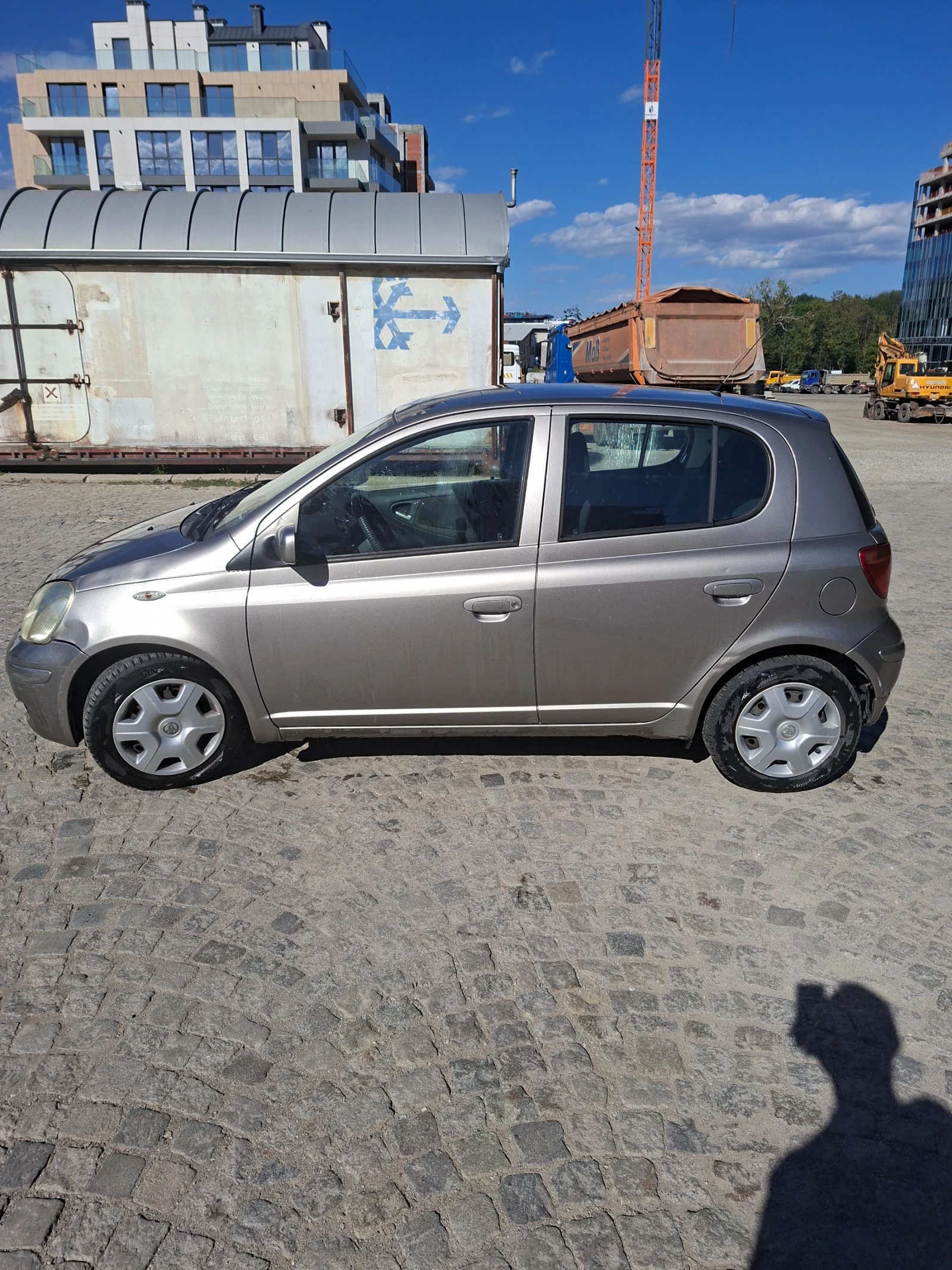 Toyota Yaris Седан, снимка 4 - Автомобили и джипове - 55747376