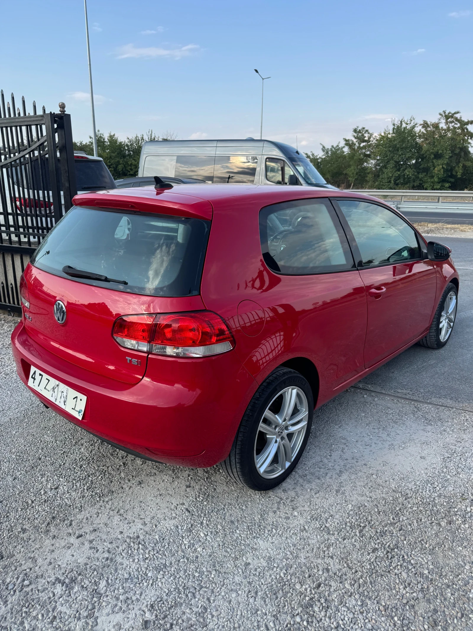 VW Golf 1.4 tsi , снимка 4 - Автомобили и джипове - 55825548