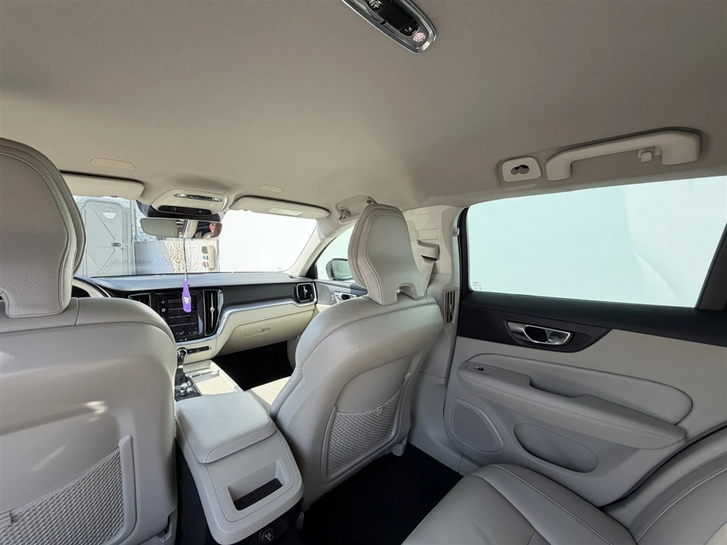 Volvo V60 Kombi, снимка 7 - Автомобили и джипове - 55940653