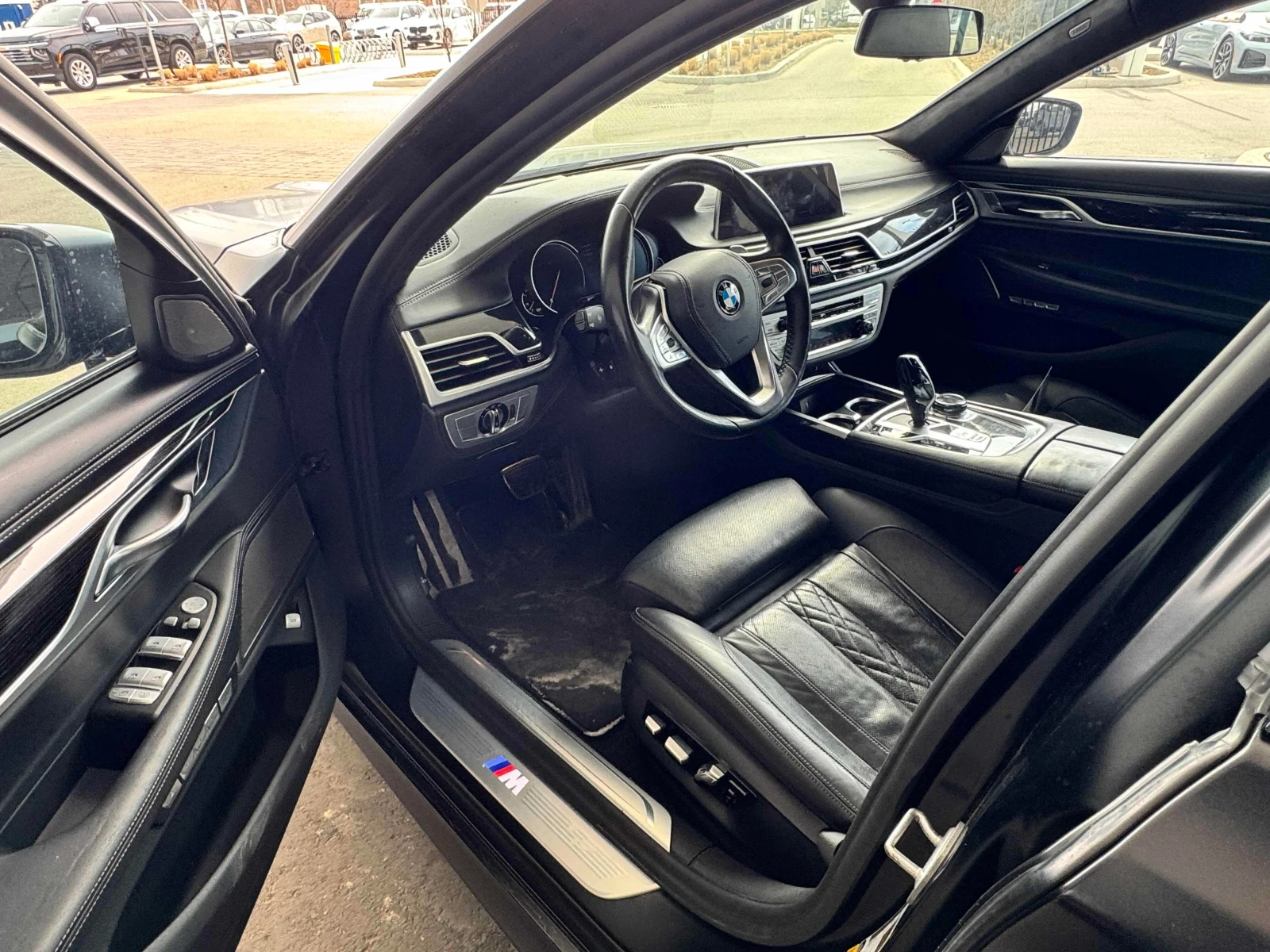 BMW 750 * 750i xDrive * CARFAX * ЦЕНА ДО БГ, снимка 12 - Автомобили и джипове - 55951714