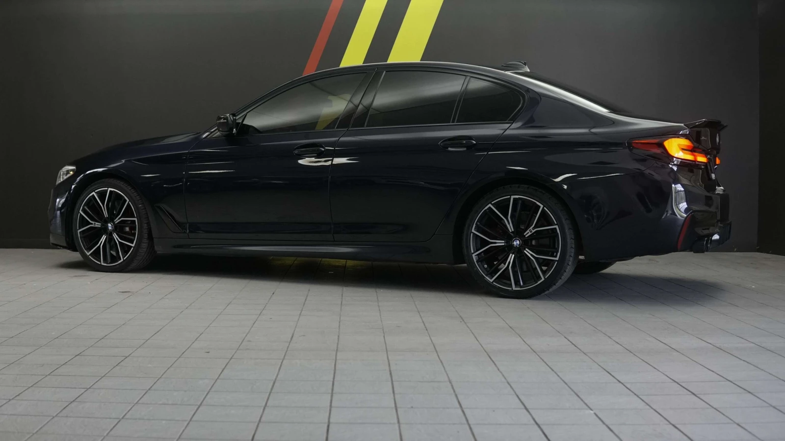 BMW 540 * 540i 540i xDrive Sedan * CARFAX * , снимка 4 - Автомобили и джипове - 56063077