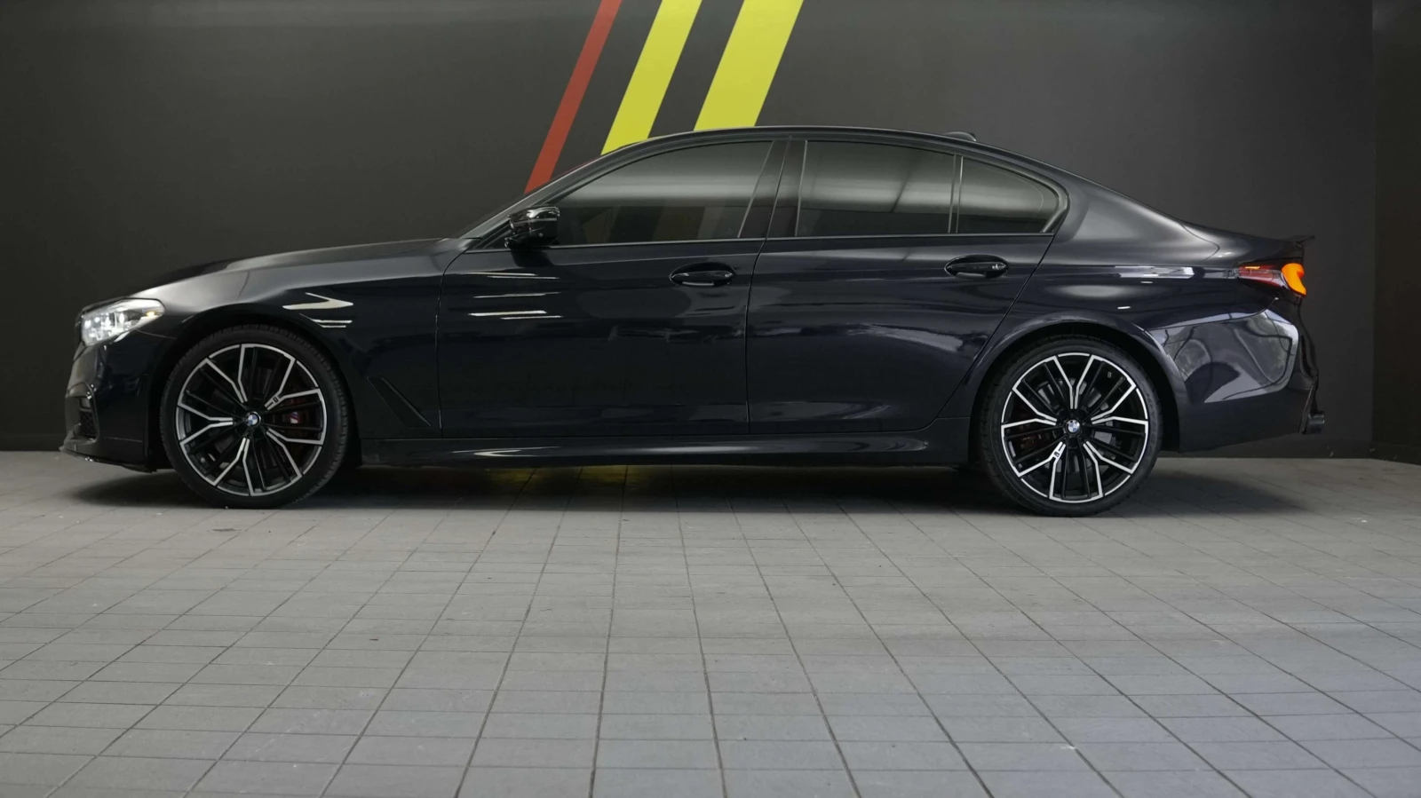 BMW 540 * 540i 540i xDrive Sedan * CARFAX * , снимка 3 - Автомобили и джипове - 56063077
