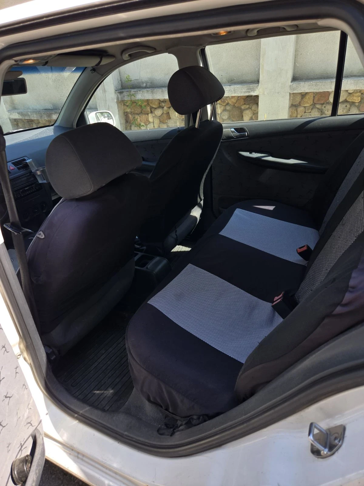 Skoda Fabia 1.4 MPI   ГАЗ/БЕНЗИН, снимка 6 - Автомобили и джипове - 56154504