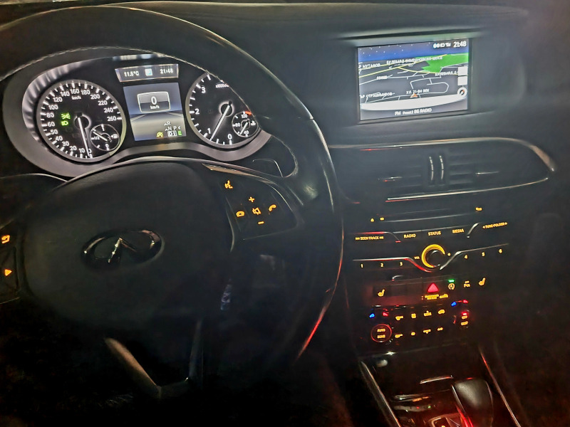 Infiniti Q30 Sport 2.2 AWD, снимка 8 - Автомобили и джипове - 46044369