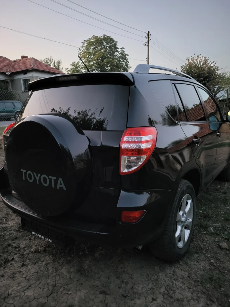 Toyota Rav4, снимка 14 - Автомобили и джипове - 47334369