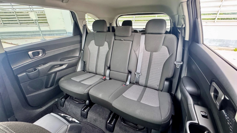 Kia Sorento 2.5 53000км, снимка 9 - Автомобили и джипове - 52671684