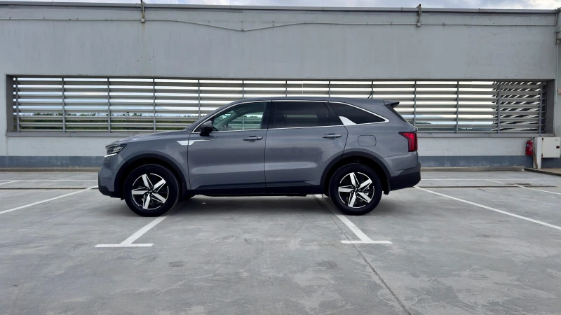 Kia Sorento 2.5 53000км, снимка 3 - Автомобили и джипове - 52671684