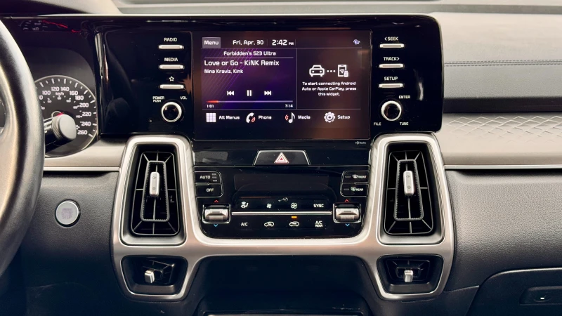 Kia Sorento 2.5 53000км, снимка 14 - Автомобили и джипове - 52671684