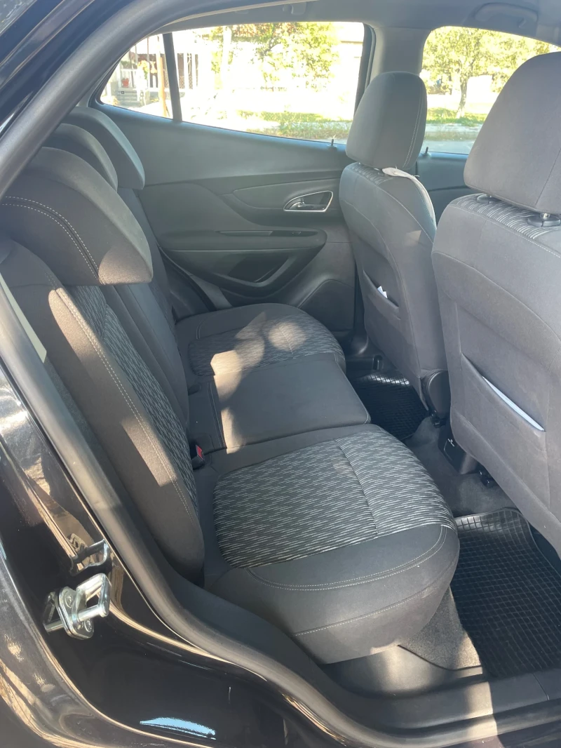 Opel Mokka 1.7CDTi, снимка 9 - Автомобили и джипове - 52155961