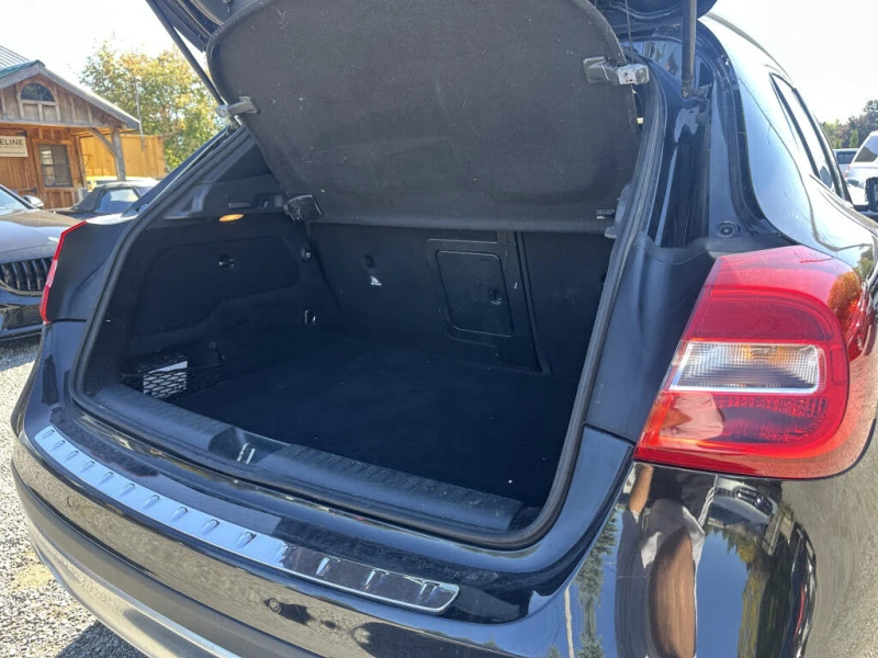 Mercedes-Benz GLA 250 4MATIC* ПАМЕТ* КОЖА* ПАНОРАМА* ПОДГРЕВ, снимка 7 - Автомобили и джипове - 52538340