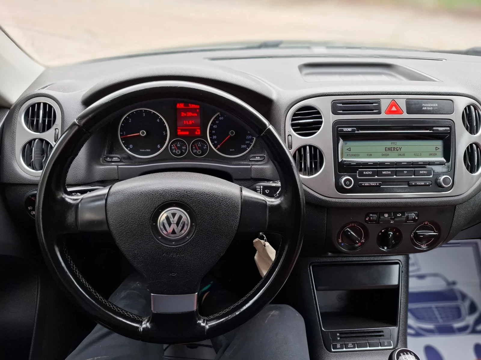 VW Tiguan 2.0TDI 140HP * 4X4 * КЛИМАТИК * EURO 4 *  - изображение 8