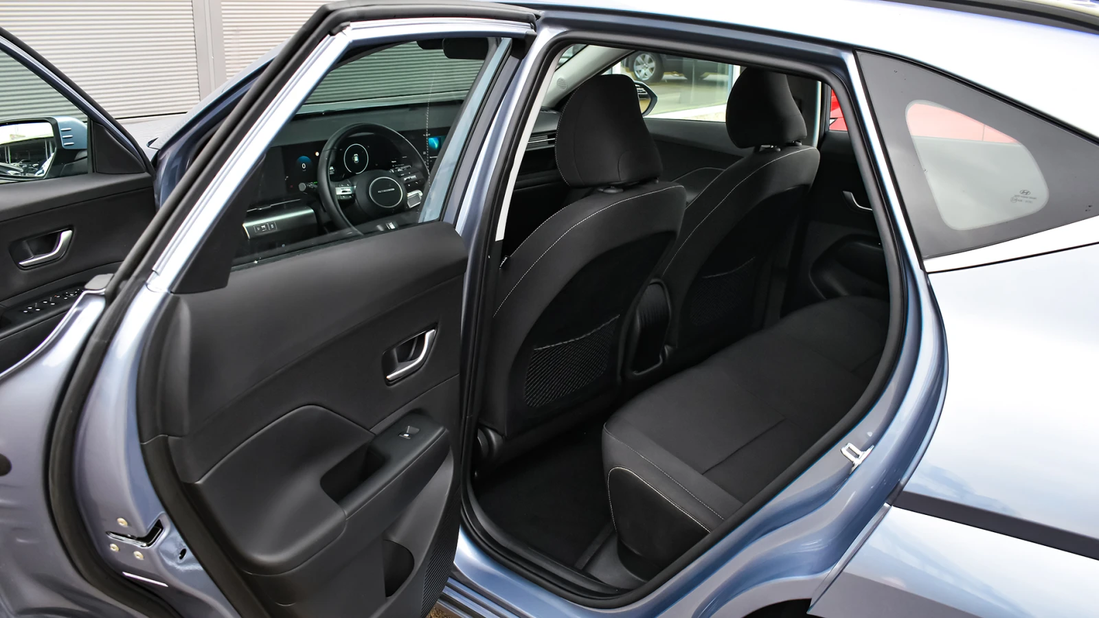 Hyundai Kona II Electric 65.4 kWh Intuitive, снимка 9 - Автомобили и джипове - 53445209